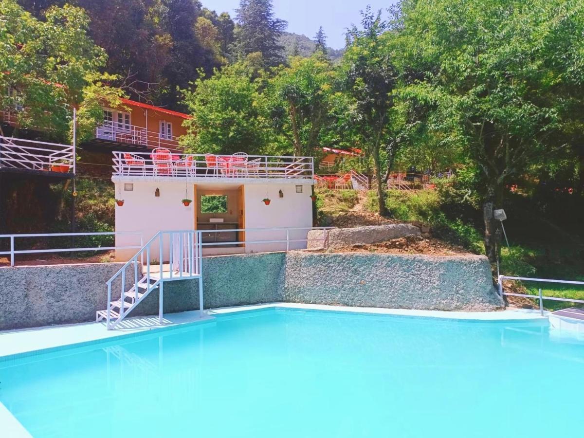 Aamod At Shoghi Luxury Cottage Resort Simlá Kültér fotó