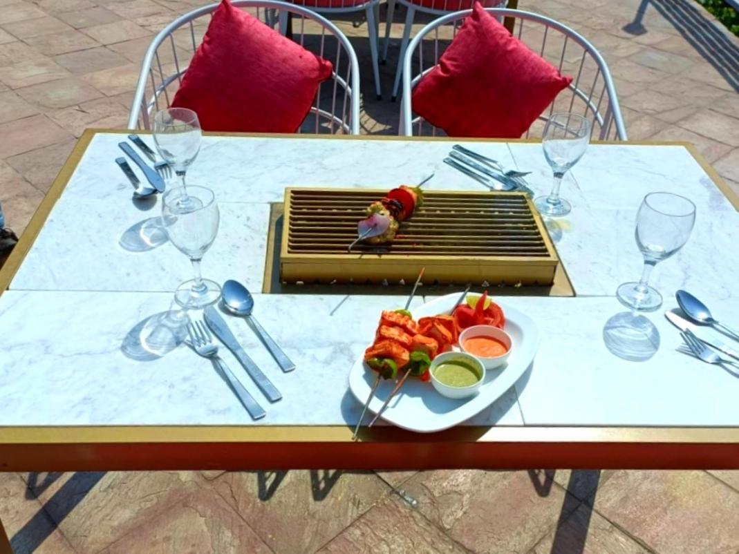 Aamod At Shoghi Luxury Cottage Resort Simlá Kültér fotó