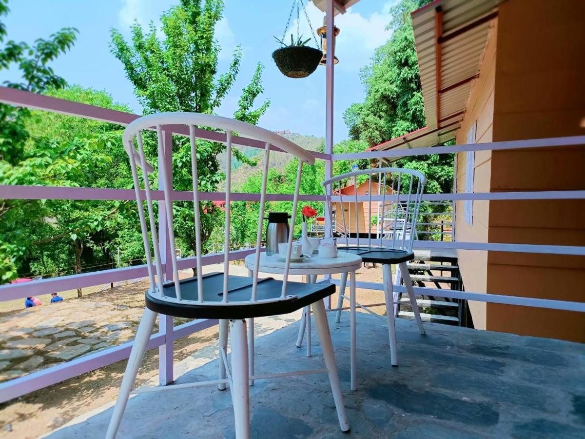 Aamod At Shoghi Luxury Cottage Resort Simlá Kültér fotó